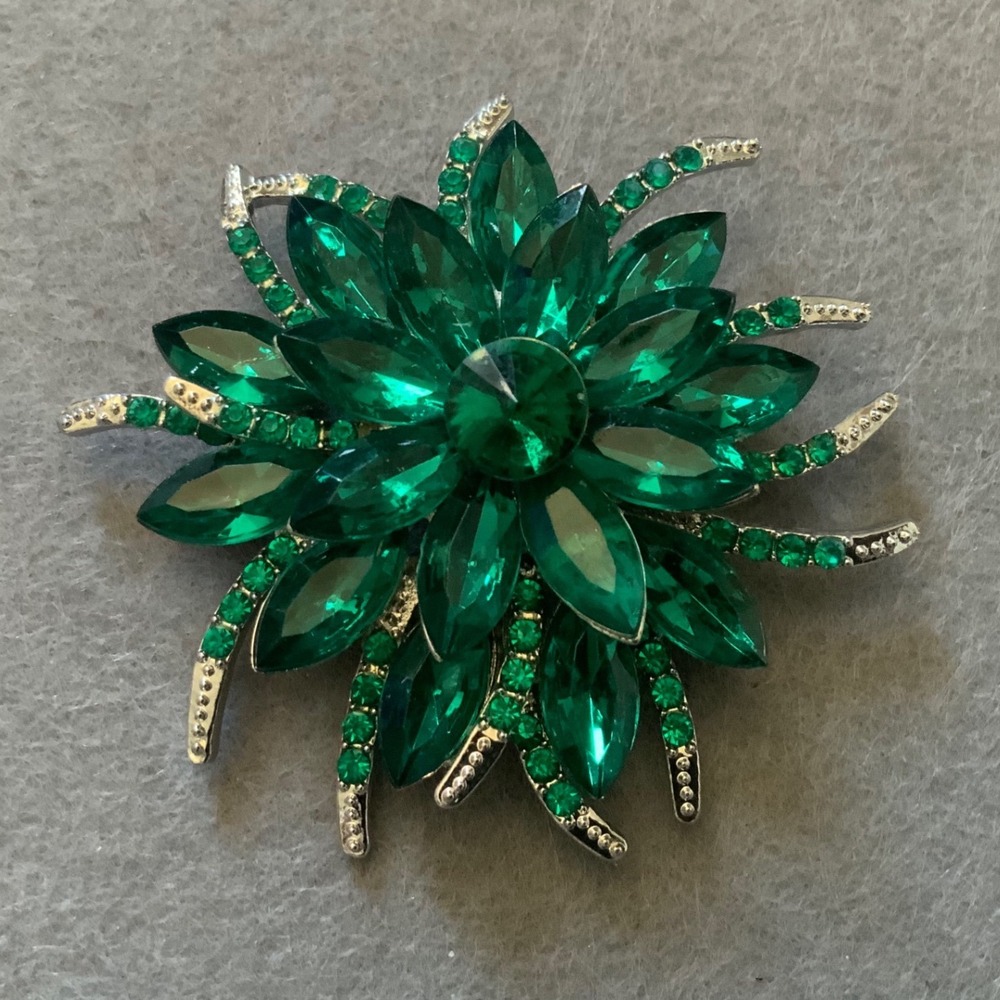 Vintage Emerald Green Rhinestone Flower Brooch Silver Tone Statement Pin 2.25"